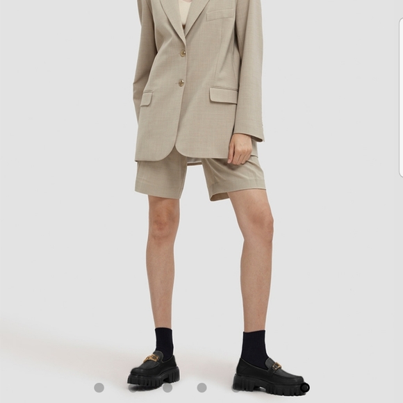 Vegan Leather Chunky Heeled Loafers with Gold Chain (Black) - Lattelier - Picture 7 of 10